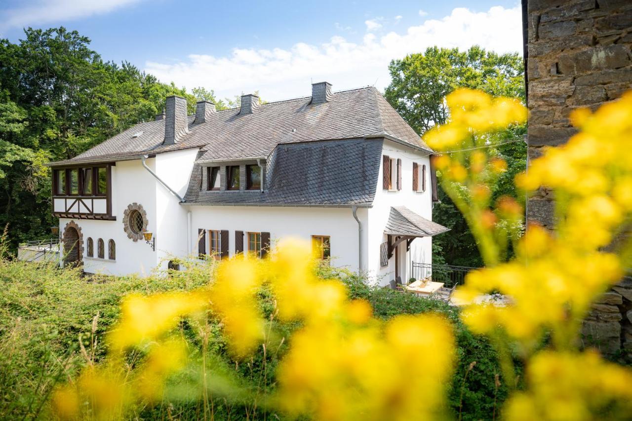 Landhaus Karbach Komplett Oder Einzelne Wohneinheiten Villa Inkl Sauna Bzw Waldhaeuschen Hirten Exterior foto