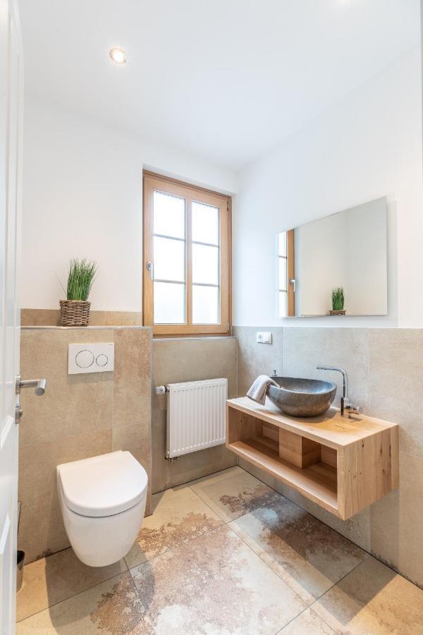 Landhaus Karbach Komplett Oder Einzelne Wohneinheiten Villa Inkl Sauna Bzw Waldhaeuschen Hirten Exterior foto